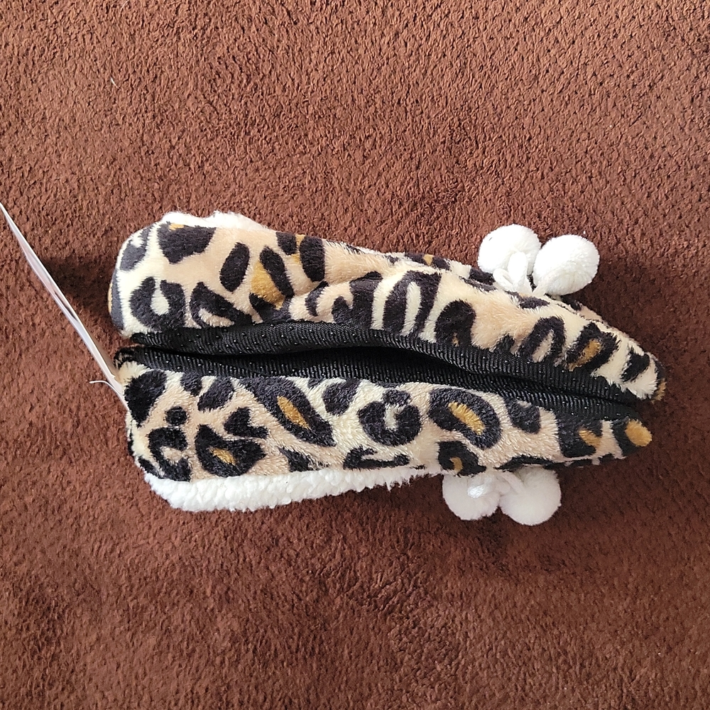 LEOPARD PRINT SLIPPERS